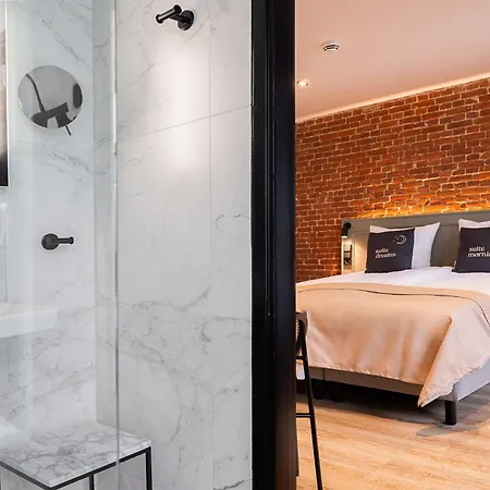 Limehome Leidsekruisstraat 3*