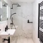 Limehome Leidsekruisstraat Apartmanhotel 3*
