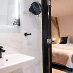 Limehome Leidsekruisstraat 3*