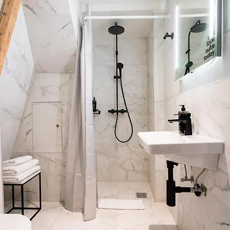 Limehome Leidsekruisstraat