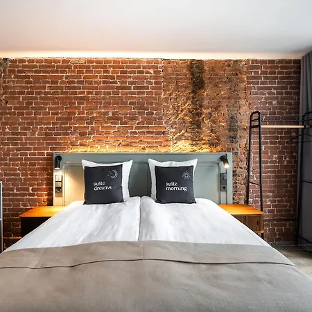 Limehome Leidsekruisstraat Aparthotel 3*