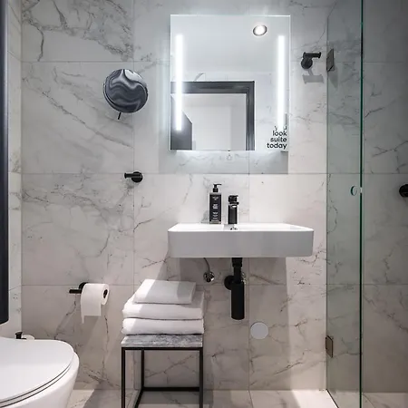 Limehome Leidsekruisstraat Apart-hotel