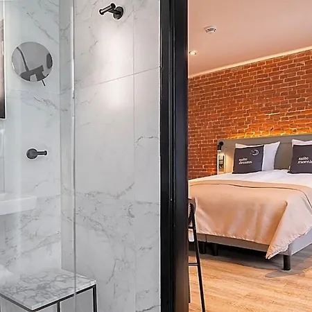 Limehome Leidsekruisstraat Aparthotel