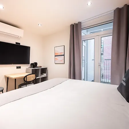 Limehome Leidsekruisstraat Aparthotel