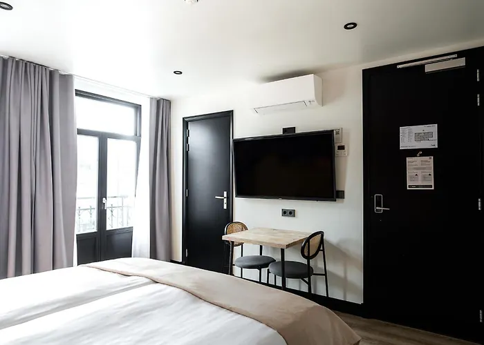 Limehome Leidsekruisstraat Apartahotel 3*