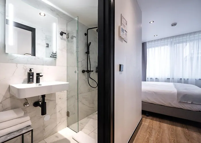 Apartahotel Limehome Leidsekruisstraat 3*