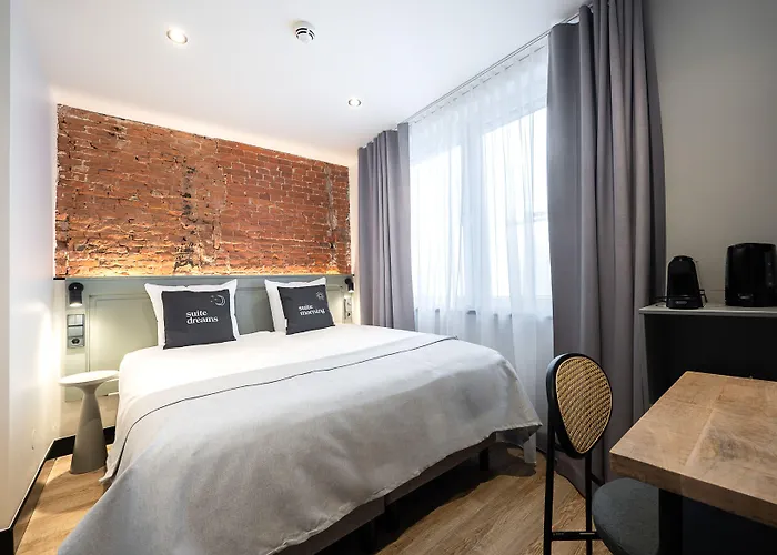 Limehome Leidsekruisstraat 3*